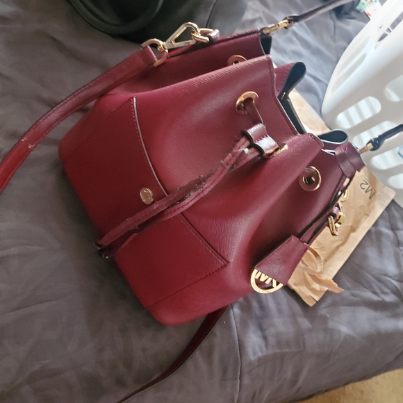 MK bucket purse - Picture 2 of 4